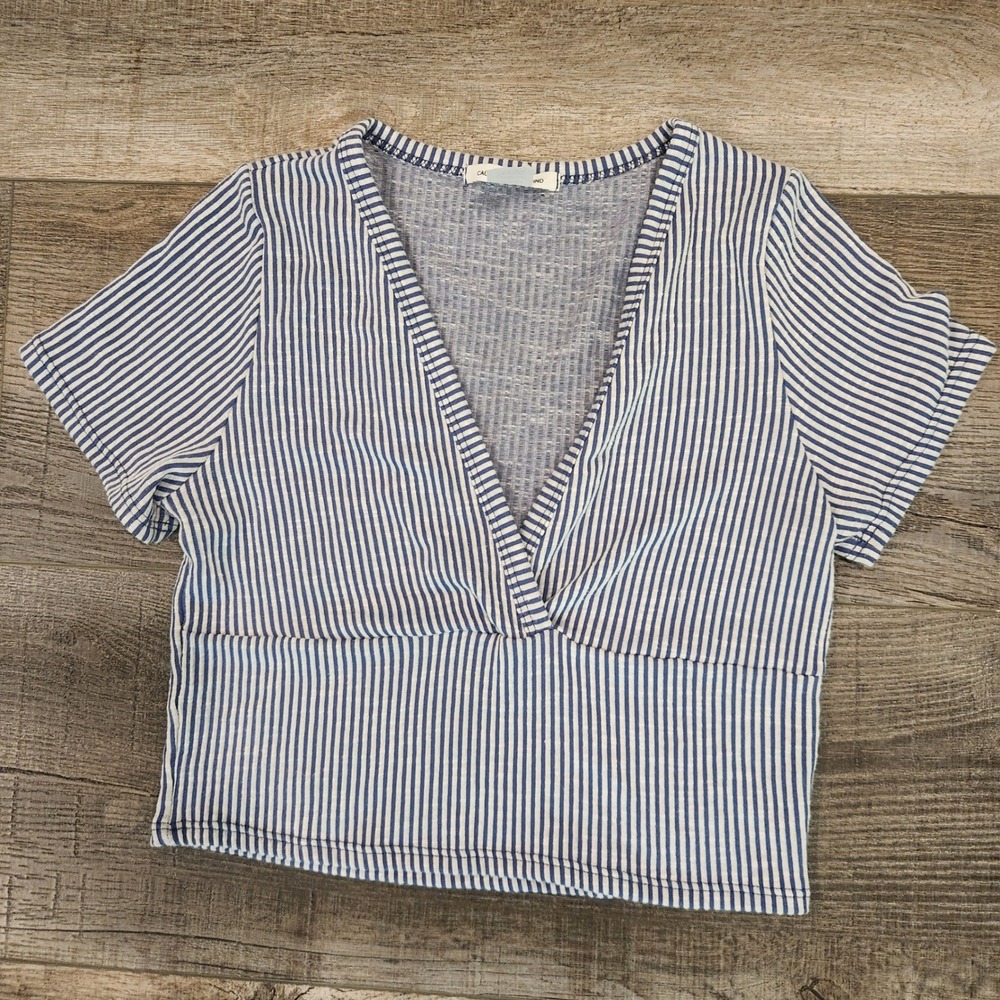 Caution to the Wind Striped Crop Top Womens Small Blue White V-Neck Nautical